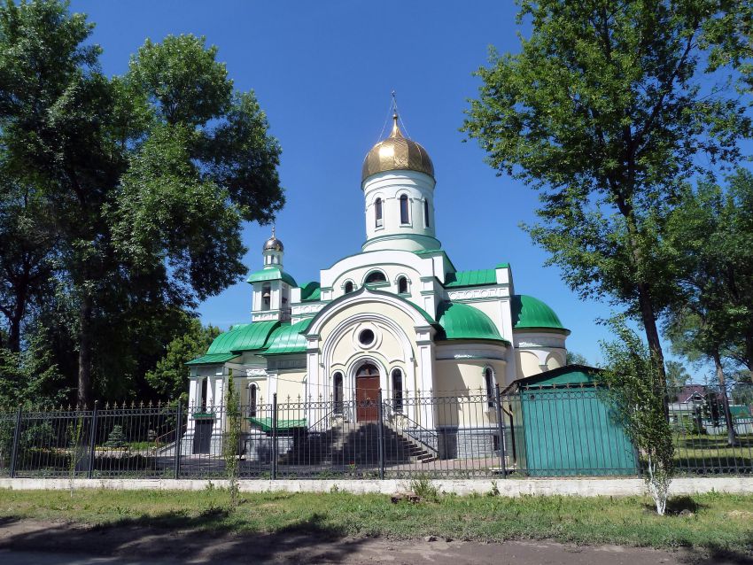 Зубчаниновка. Церковь Александра Невского. общий вид в ландшафте
