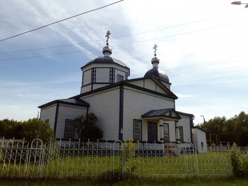 Малая Малышевка. Церковь Михаила Архангела. общий вид в ландшафте