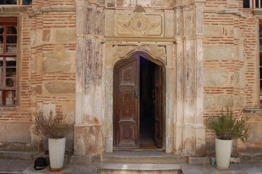 Монастырь Хиландар, Афон (Ἀθως) (Айон-Орос (Άγιον Όρος), Греция). фасады