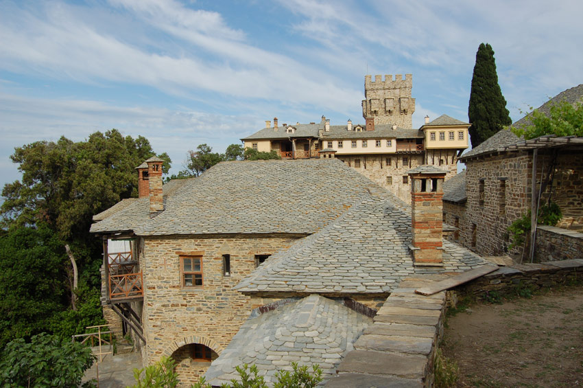 Монастырь Ставроникита, Афон (Ἀθως) (Айон-Орос (Άγιον Όρος), Греция). общий вид в ландшафте