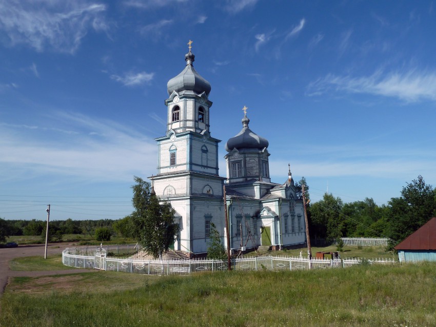 Заплавное. Церковь Казанской иконы Божией Матери. общий вид в ландшафте