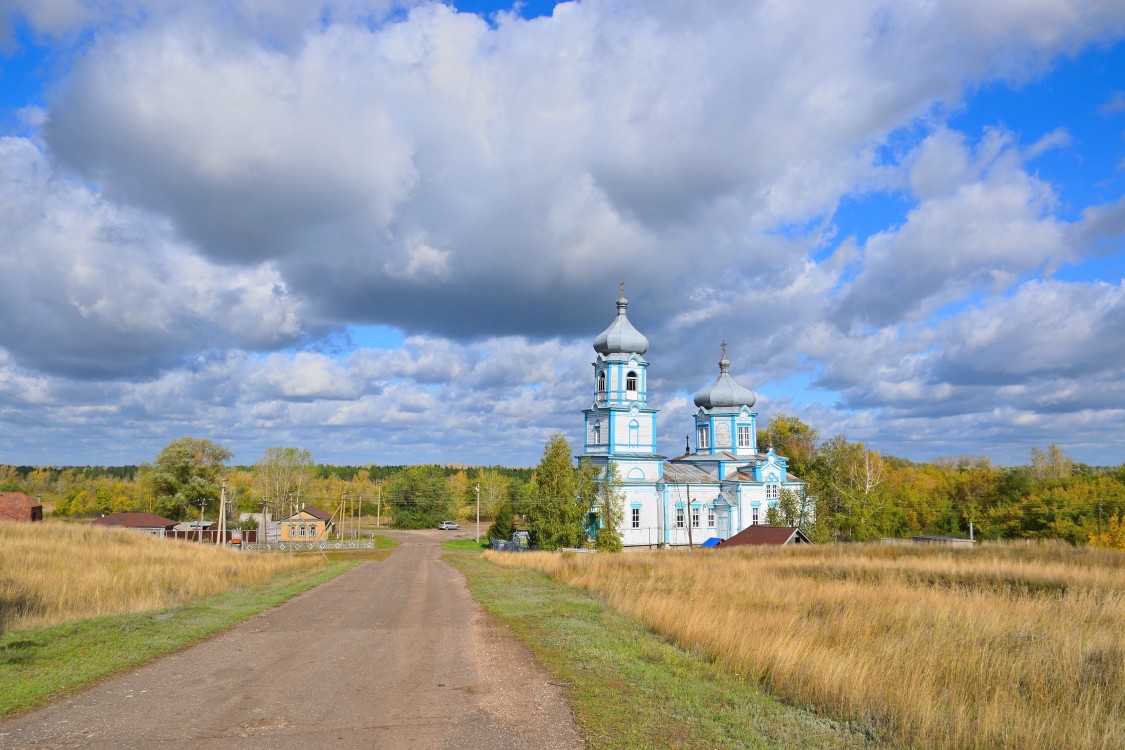 Заплавное. Церковь Казанской иконы Божией Матери. общий вид в ландшафте