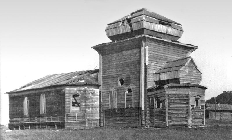 Церковь Николая Чудотворца, Унежма (Онежский район, Архангельская область). архивная фотография, Никольская церковь в Унежме, вид на юго-восточный фасад. Фотография И.М. Ульянова, 1970-е годы. Источник:http://www.strana-naoborot.com/Unezhma/book/04_church/church_beginng.htm 