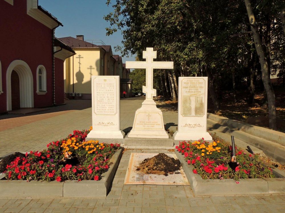 Церковь Александра Невского, Видное (Ленинский городской округ, Московская область). дополнительная информация, Памятный крест при церкви Александра Невского.