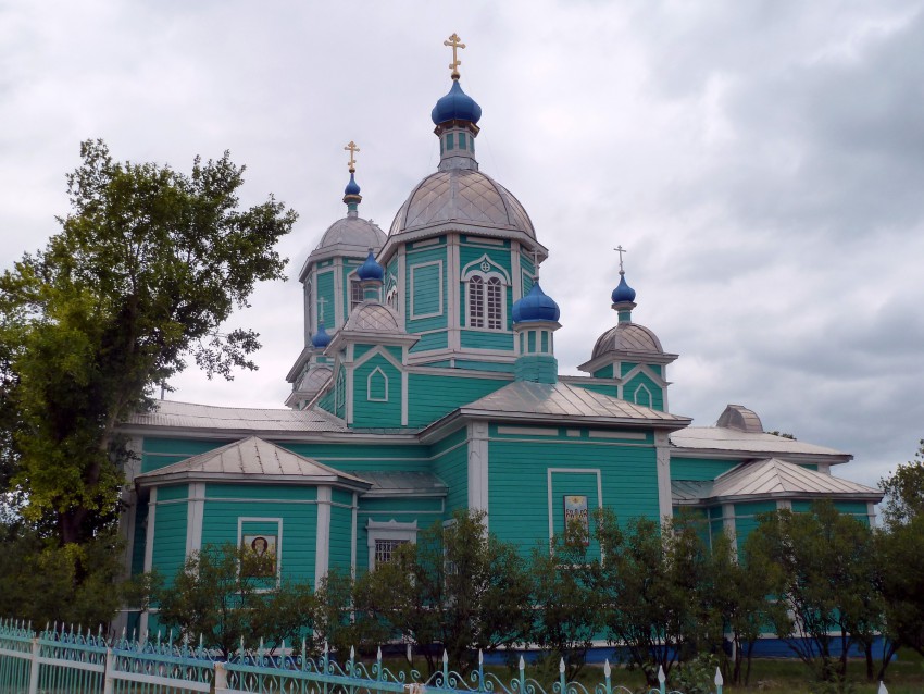 Высокое. Церковь Михаила Архангела. фасады