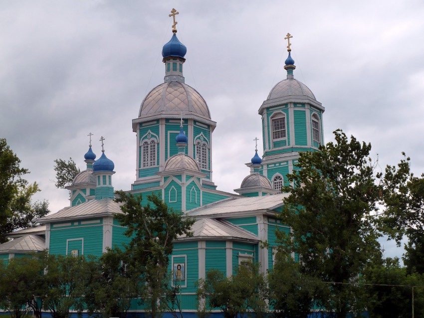 Высокое. Церковь Михаила Архангела. фасады