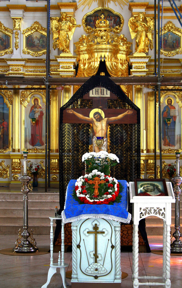 Церковь Троицы Живоначальной, Батайск (Батайск, город, Ростовская область). интерьер и убранство, Иконостас