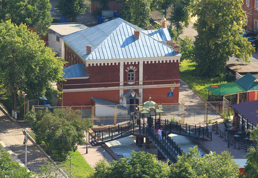 Спасский женский монастырь, Ульяновск (Ульяновск, город, Ульяновская область). документальные фотографии, Общий вид подворья со смотровой площадки гостиницы 