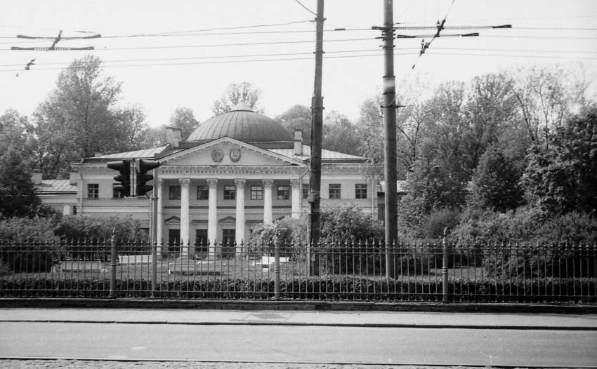 Калининский район. Церковь Смоленской иконы Божией Матери при Военно-медицинской Академии. фасады