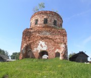 Церковь иконы Божией Матери "Знамение", Восточный фасад церкви со стороны разрушенного алтаря.<br>, Сплавной, Верхнетоемский район, Архангельская область