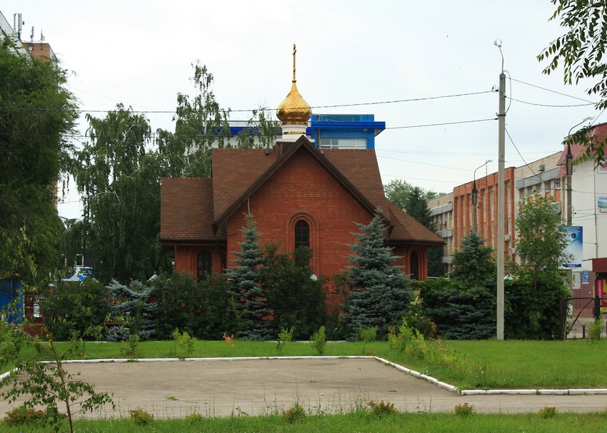 Церковь Ксении Петербургской, Тольятти (Тольятти, город, Самарская область). общий вид в ландшафте, Вид с ул. Горького