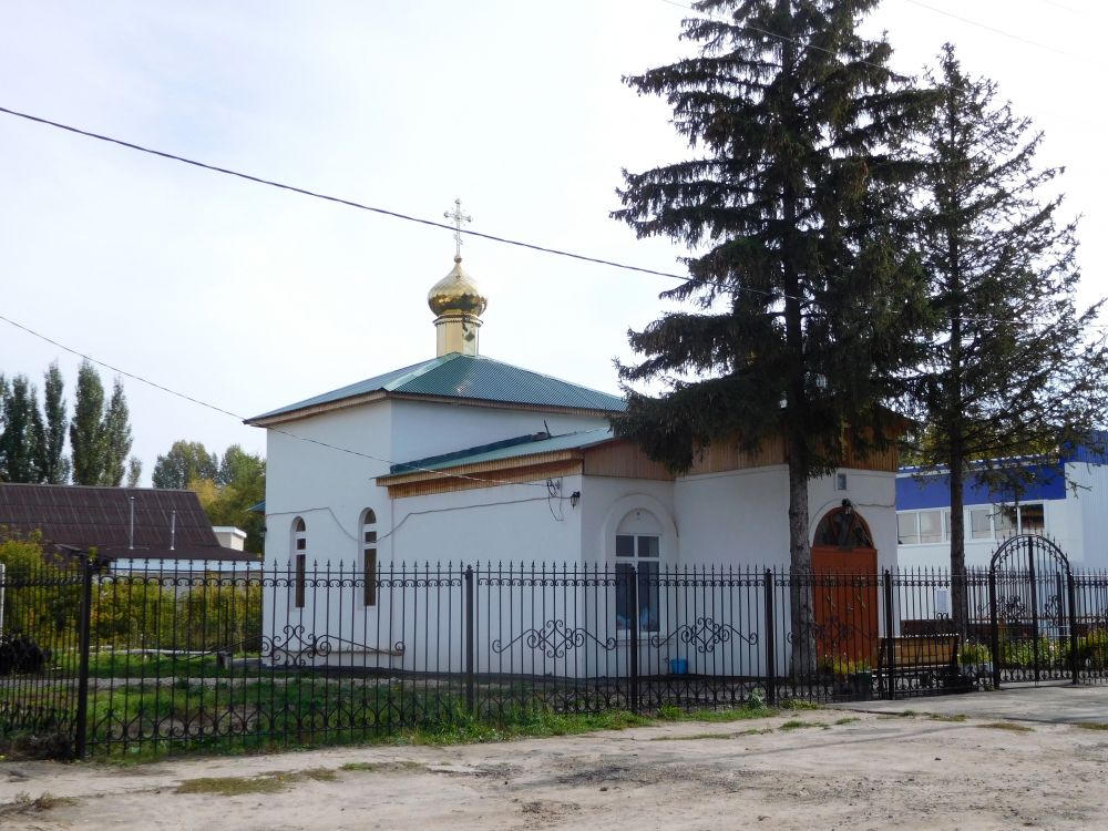 Междуреченск. Церковь Серафима Саровского. общий вид в ландшафте