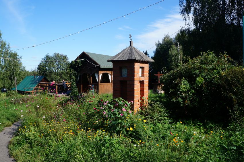 Неизвестная часовня, Благовещенское (Воскресенский район, Нижегородская область). общий вид в ландшафте
