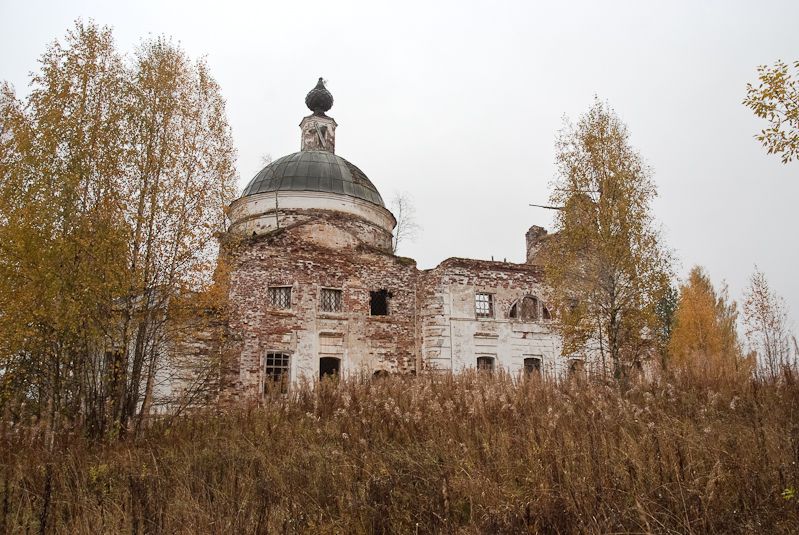 Шалгободуновский погост. Церковь Спаса Преображения. фасады