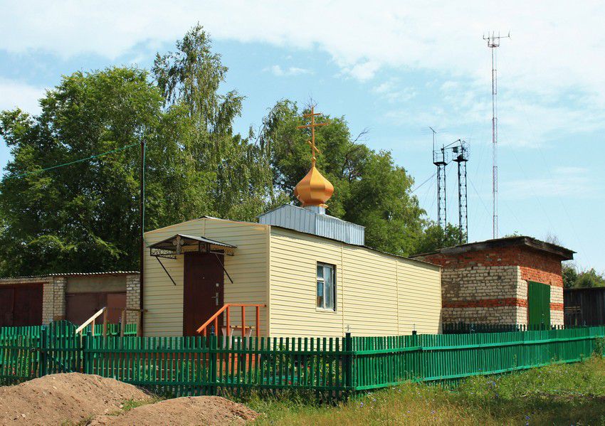 Молельный дом Воздвижения Креста Господня, Львовка (Шигонский район, Самарская область). общий вид в ландшафте