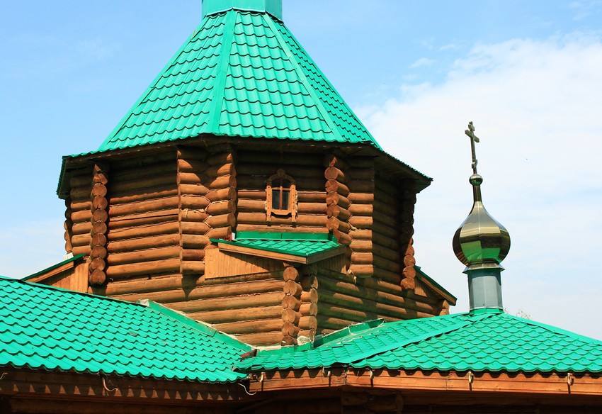 Церковь Иоанна Кронштадтского, Волжский Утёс (Шигонский район, Самарская область). архитектурные детали, Восьмерик основного объема