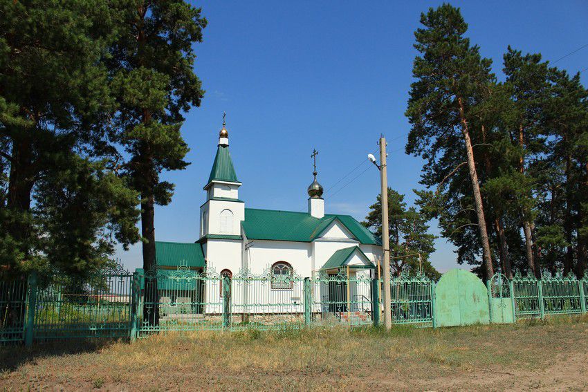 Церковь Космы и Дамиана, Кузькино (Шигонский район, Самарская область). общий вид в ландшафте