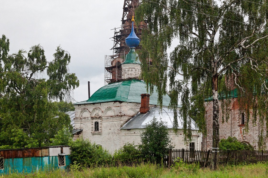 Сербилово. Спасо-Кукоцкий монастырь. Церковь Введения во храм Пресвятой Богородицы. фасады