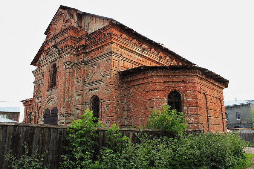 Церковь Воздвижения Креста Господня, Сызрань (Сызрань, город, Самарская область). общий вид в ландшафте
