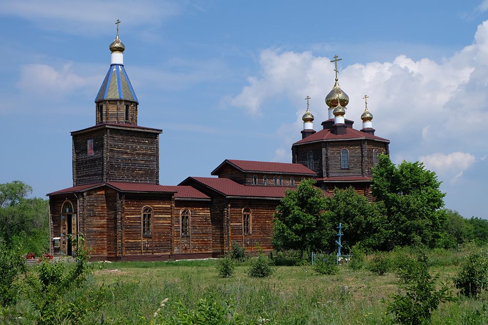 Церковь Феодоровской иконы Божией Матери, Новокашпирский (Сызрань, город, Самарская область). общий вид в ландшафте