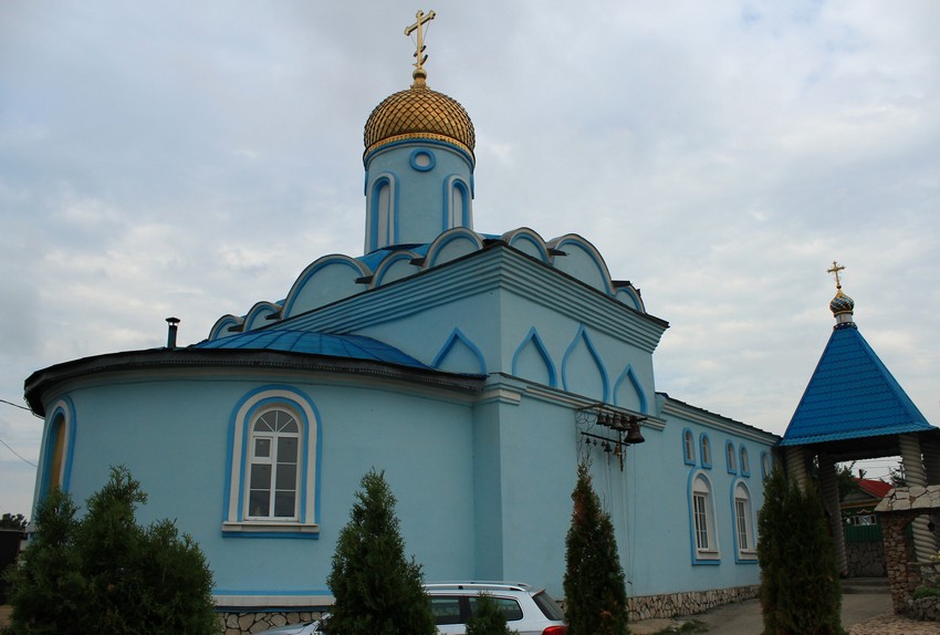 Церковь Смоленской иконы Божией Матери, Октябрьск (Октябрьск, город, Самарская область). общий вид в ландшафте