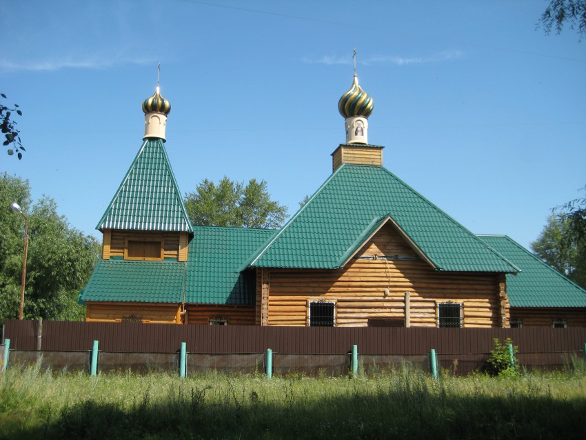 Пенза. Церковь Серафима Саровского в Шуисте. общий вид в ландшафте