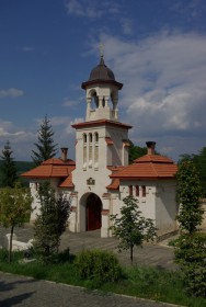 Курки. Рождества Пресвятой Богородицы Курковский мужской монастырь. Надвратная колокольня над Святыми вратами