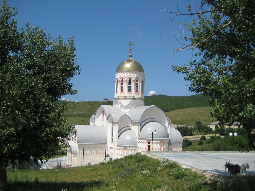 Варваровка. Церковь Варвары великомученицы (новая). фасады