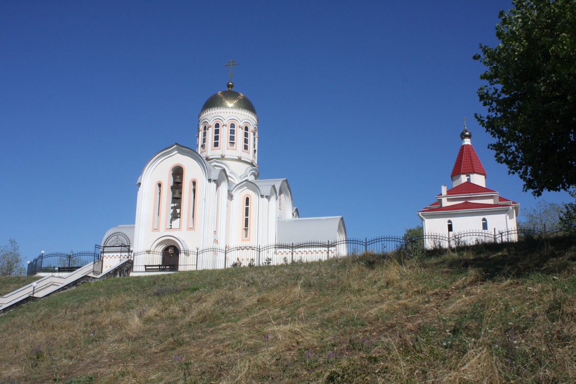Церковь Варвары великомученицы (новая), Варваровка (Анапа, город, Краснодарский край). общий вид в ландшафте