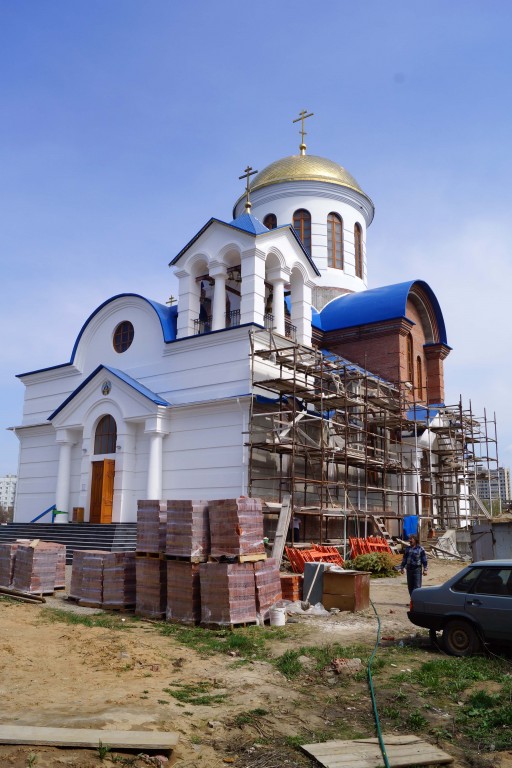 Тольятти. Церковь Покрова Пресвятой Богородицы. документальные фотографии