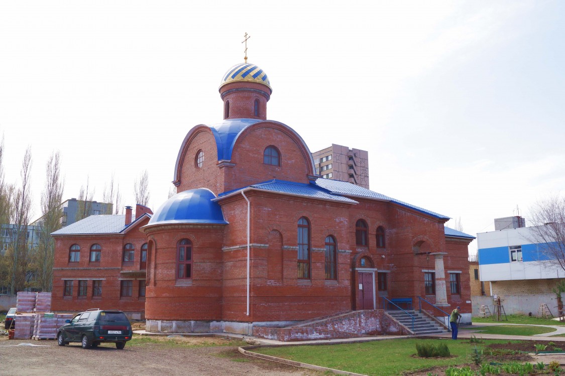 Тольятти. Церковь Богоявления Господня. документальные фотографии