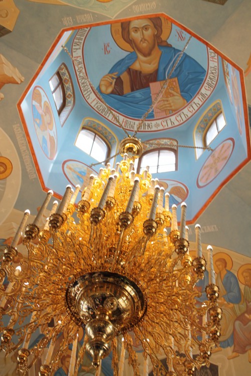 Церковь Сергия Радонежского, Ленинск-Кузнецкий (Ленинск-Кузнецкий район и г. Ленинск-Кузнецкий, Кемеровская область). интерьер и убранство, Фотографии выполнены в день освящения храма