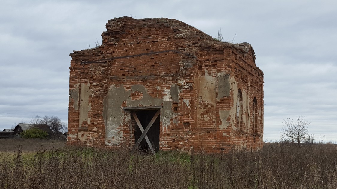 Часовня Георгия Победоносца, Петра и Павла и Иоанна Богослова, Перевалова (Алапаевский район (Алапаевское МО и Махнёвское МО), Свердловская область). фасады