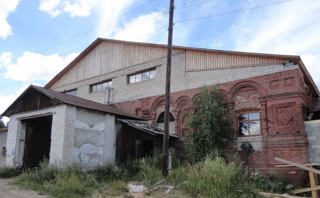 Новопокровское. Церковь Покрова Пресвятой Богородицы (каменная). фасады, Здание недостроенной каменной церкви 1916 г.