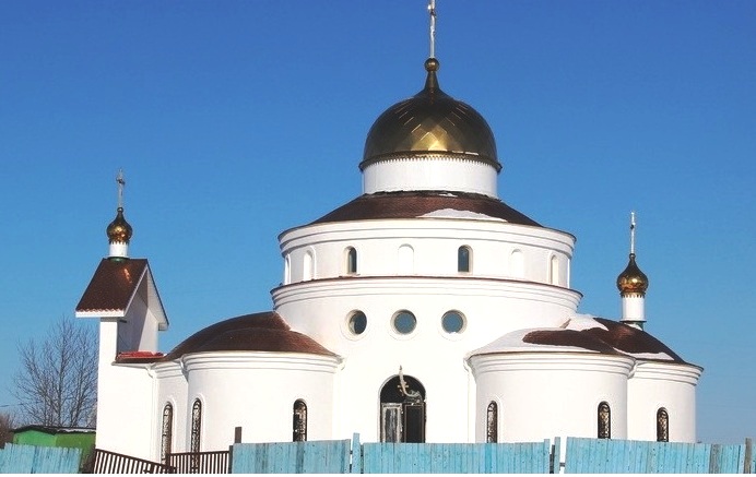 Биробиджан. Церковь Казанской иконы Божией Матери (строящаяся). общий вид в ландшафте