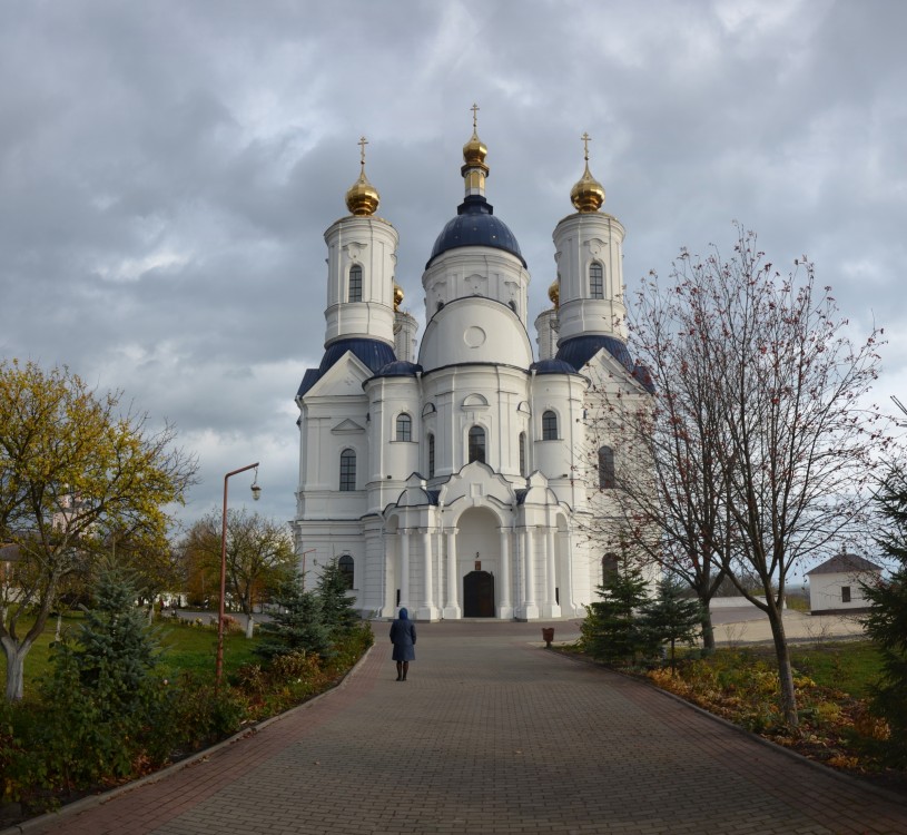 Свенский Успенский монастырь. Собор Успения Пресвятой Богородицы (новый), Супонево (Брянский район, Брянская область). фасады