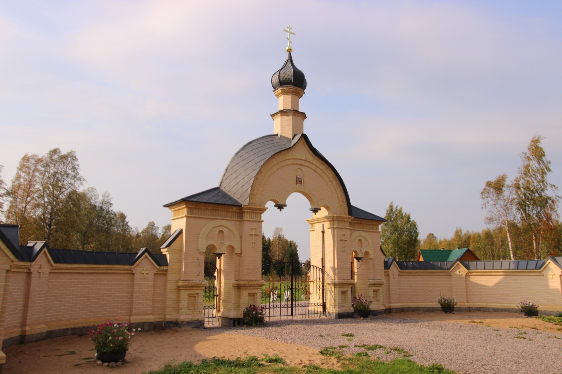 Сяндемский Успенский женский монастырь, Сяндеба (Олонецкий район, Республика Карелия). дополнительная информация, Центральный вход в монастырь