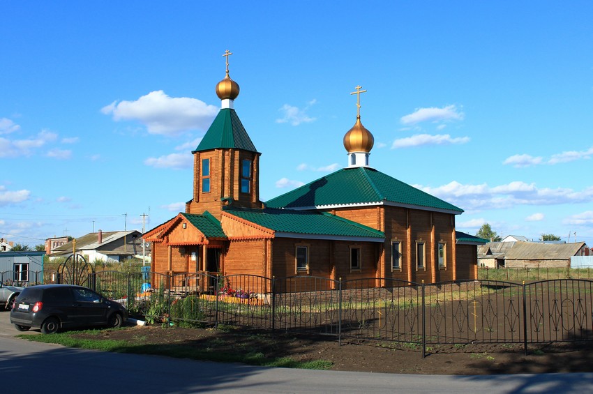 Церковь Серафима Саровского, Белозёрки (Красноярский район, Самарская область). общий вид в ландшафте