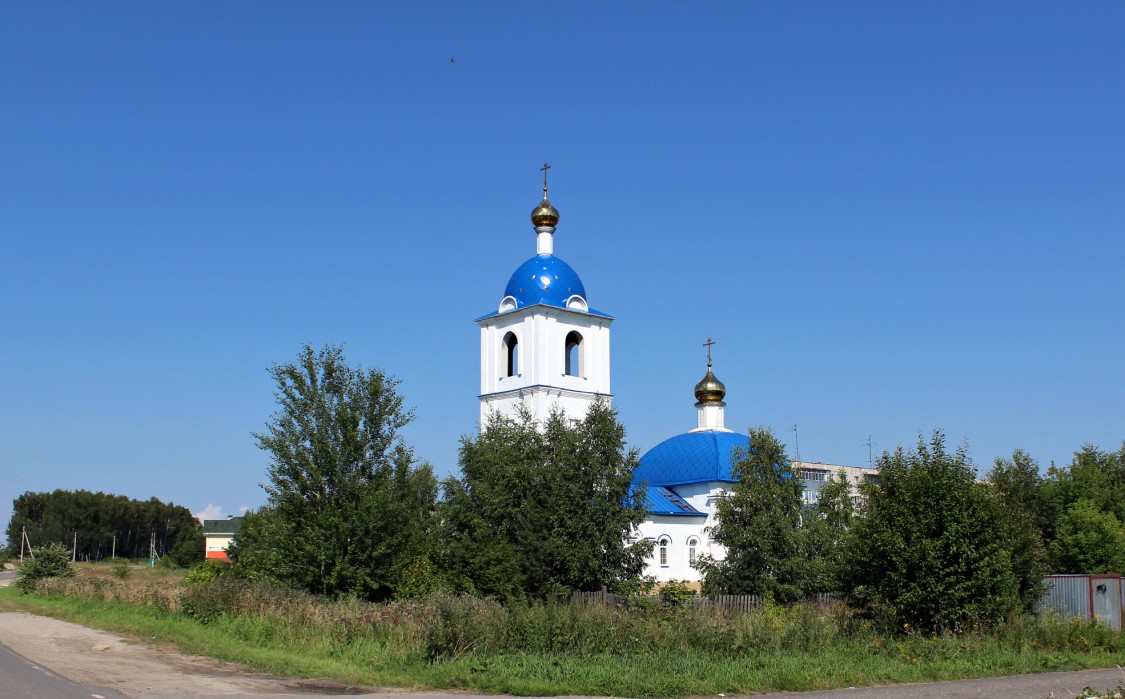 Рылеево. Церковь Спаса Преображения. общий вид в ландшафте