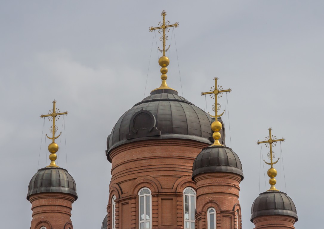 Собор Иоанна Кронштадтского, Гай (Гайский район, Оренбургская область). архитектурные детали, Главы
