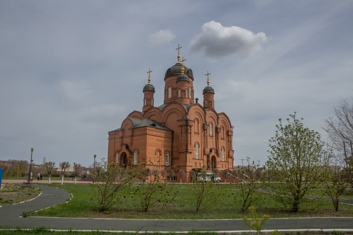 Собор Иоанна Кронштадтского, Гай (Гайский район, Оренбургская область). фасады, Собор с юго-запада