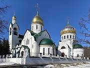 Церковь Пантелеимона Целителя в Щербинках, Вид с юго-востока, справа церковь Иоанна Кронштадтского, Нижний Новгород, Нижний Новгород, город, Нижегородская область