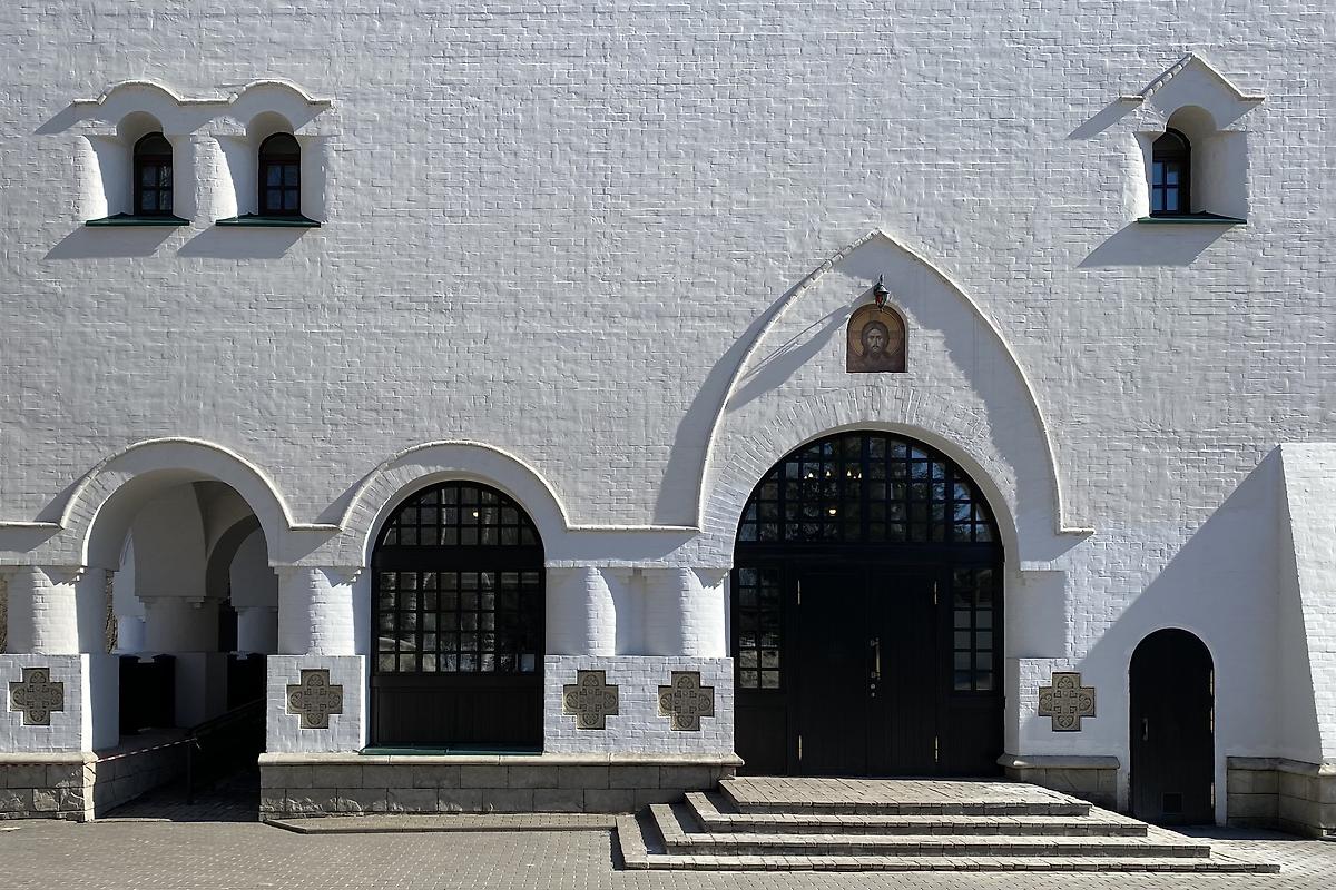 Входная лоджия западного фасада, архитектурные детали. Церковь Пантелеимона Целителя в Щербинках, Приокский район (Нижний Новгород, город, Нижегородская область)