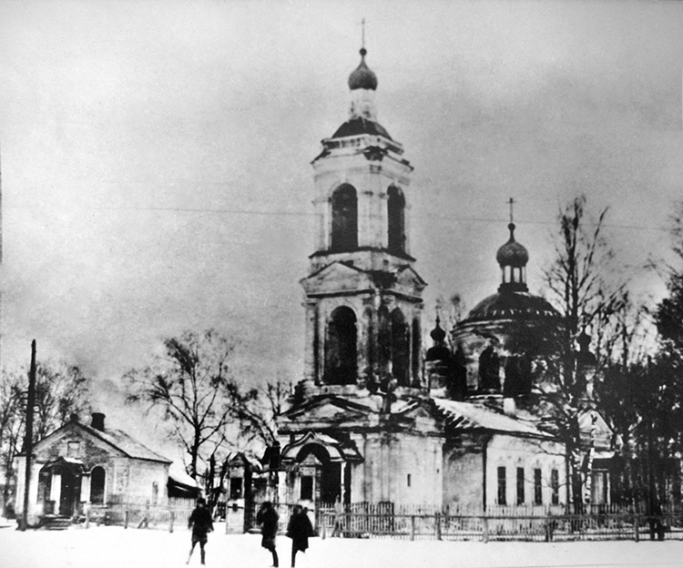 Церковь Трёх Святителей, Урень (Уренский район, Нижегородская область). архивная фотография, Фото с сайта: http://www.old-churches.ru/va_034.htm
