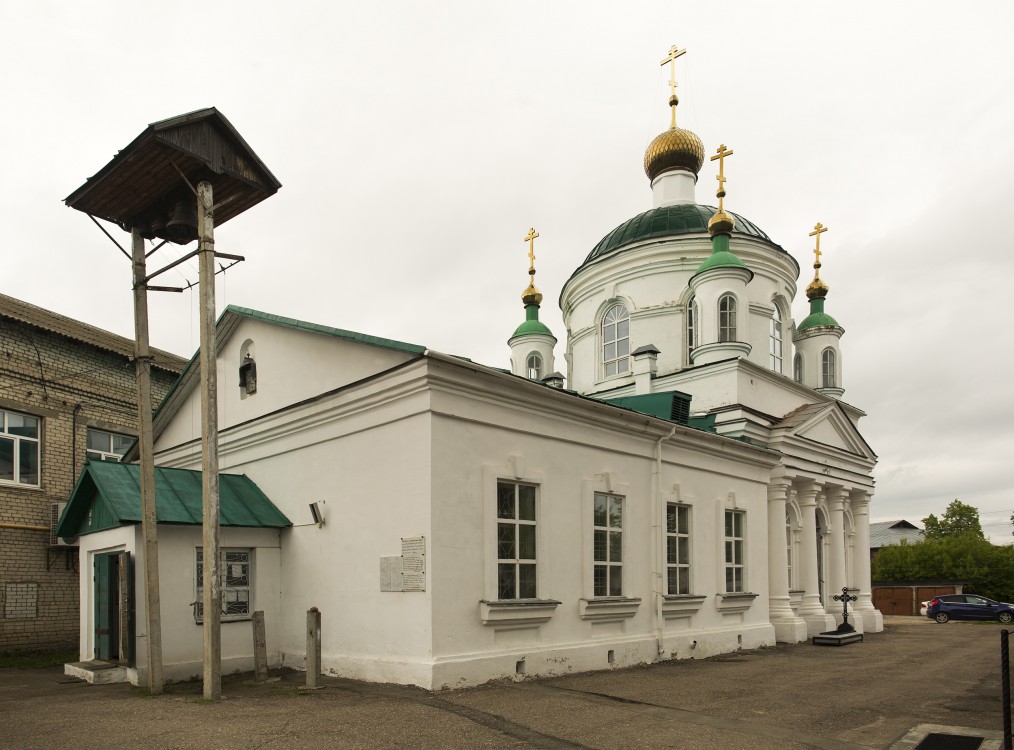 Церковь Трёх Святителей, Урень (Уренский район, Нижегородская область). фасады