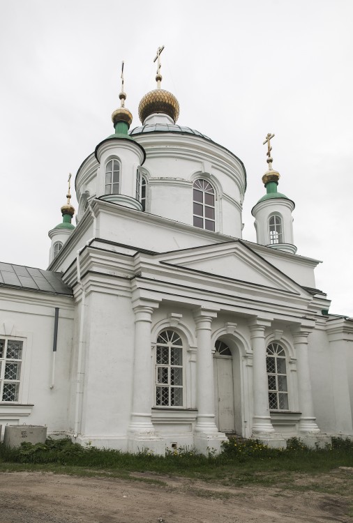 Церковь Трёх Святителей, Урень (Уренский район, Нижегородская область). архитектурные детали