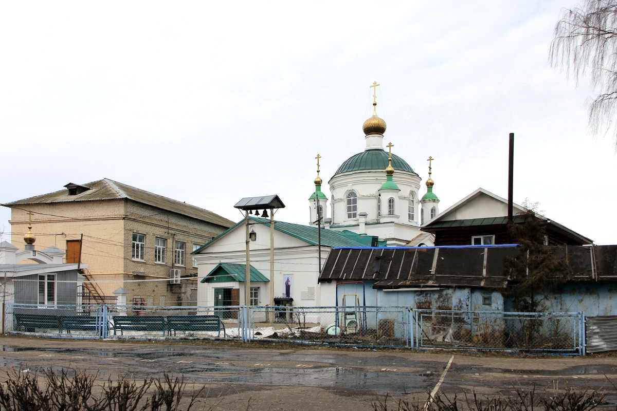 Церковь Трёх Святителей, Урень (Уренский район, Нижегородская область). фасады, Вид с юго-запада.