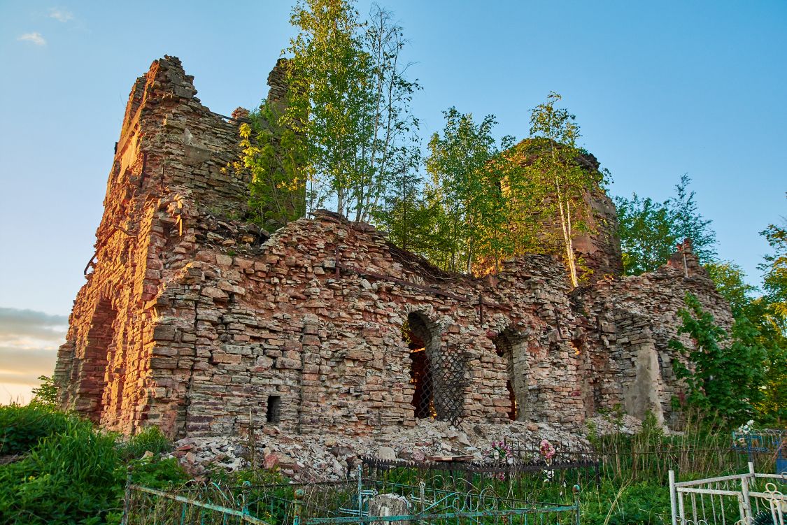 Церковь Троицы Живоначальной, Красиковщина (Псковский район, Псковская область). фасады