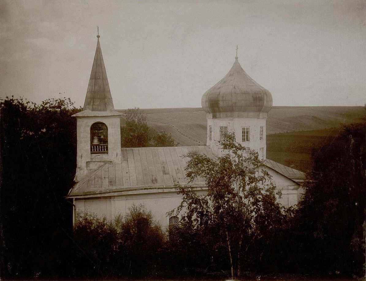 Фото 1913 года из фондов Музея Академии художеств. Автор Н.К. Григорьев, архивная фотография. Церковь Троицы Живоначальной, Красиковщина (Псковский район, Псковская область)