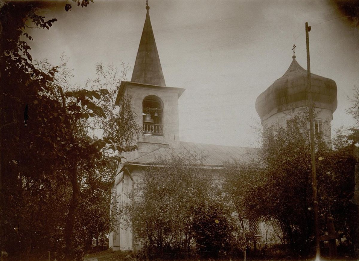 Фото 1913 года из фондов Музея Академии художеств. Автор Н.К. Григорьев, архивная фотография. Церковь Троицы Живоначальной, Красиковщина (Псковский район, Псковская область)